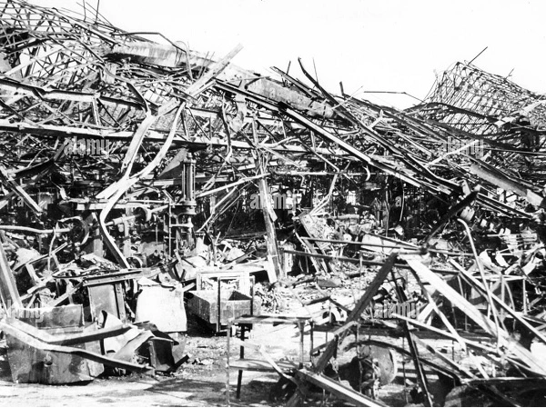 Εργοστάσιο Renault μετά τους βρετανικούς βομβαρδισμούς το 1943